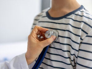 Pediatrics_pediatrician_stethoscope_child