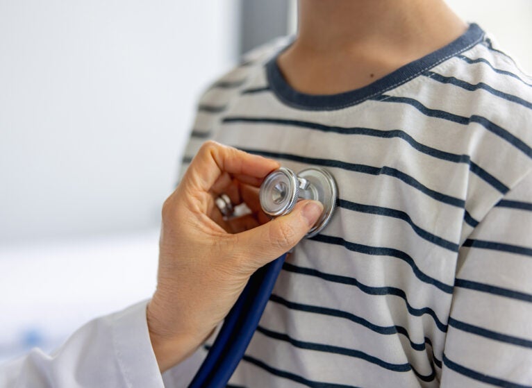 Pediatrics_pediatrician_stethoscope_child
